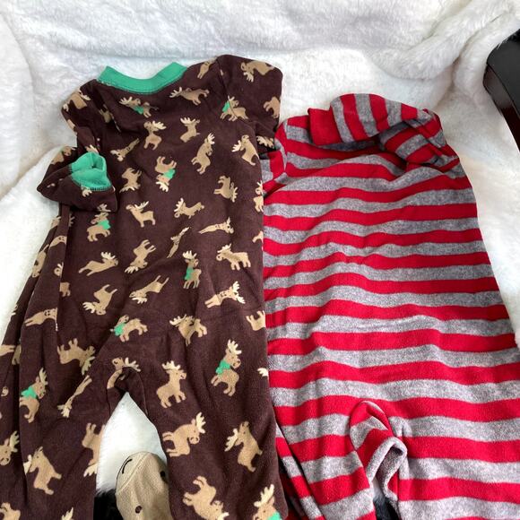 2 Child Of Mine  Carter's 6-9 months one-Piece soft pj outfits reindeer - Picture 8 of 10